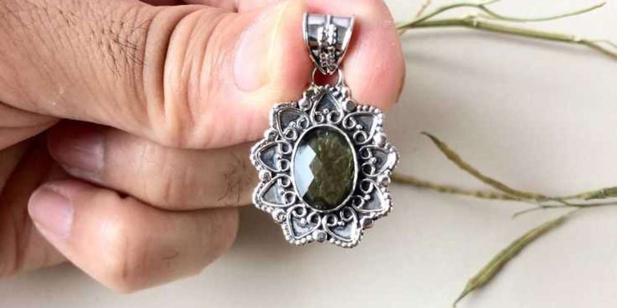 Incredible Things about Moldavite jewelry